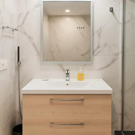 Luxury Lidersol I דירה